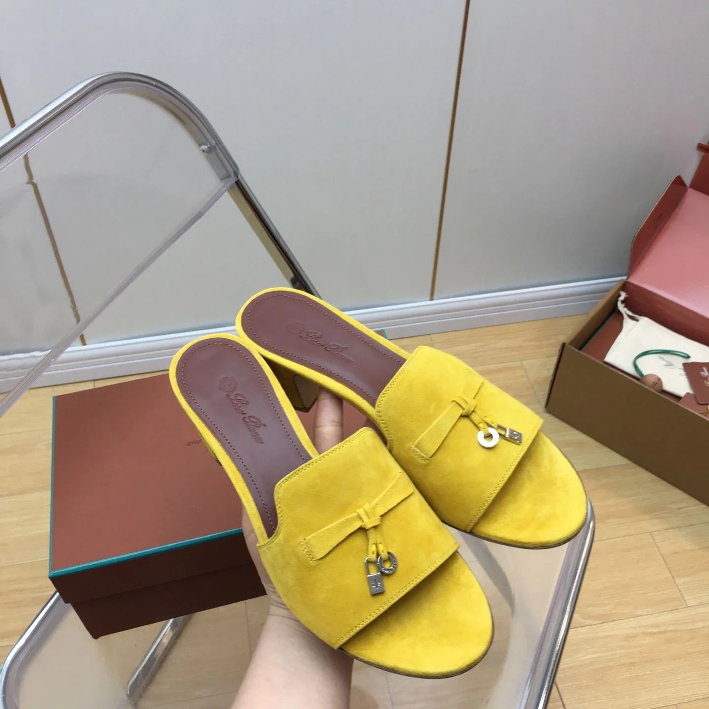 UrbanStyle Loro Piana Sandals 6181