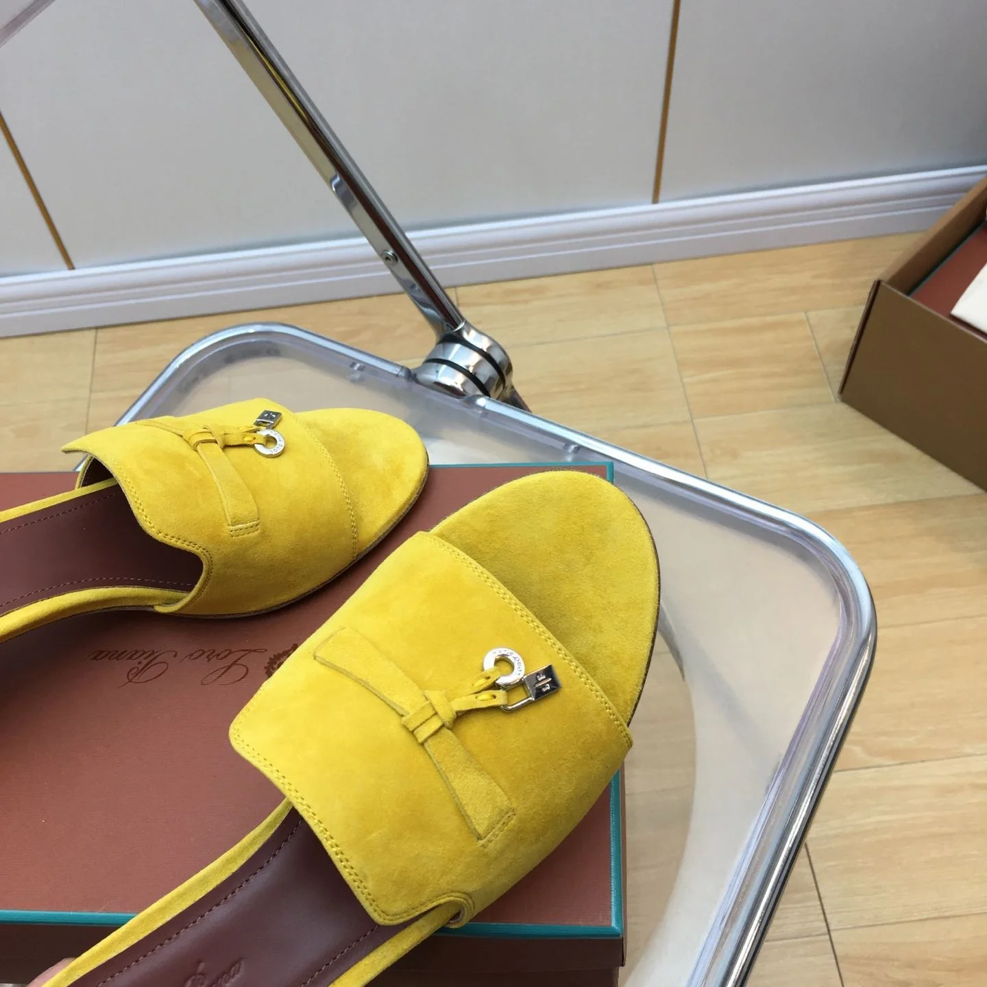 UrbanStyle Loro Piana Sandals 6181