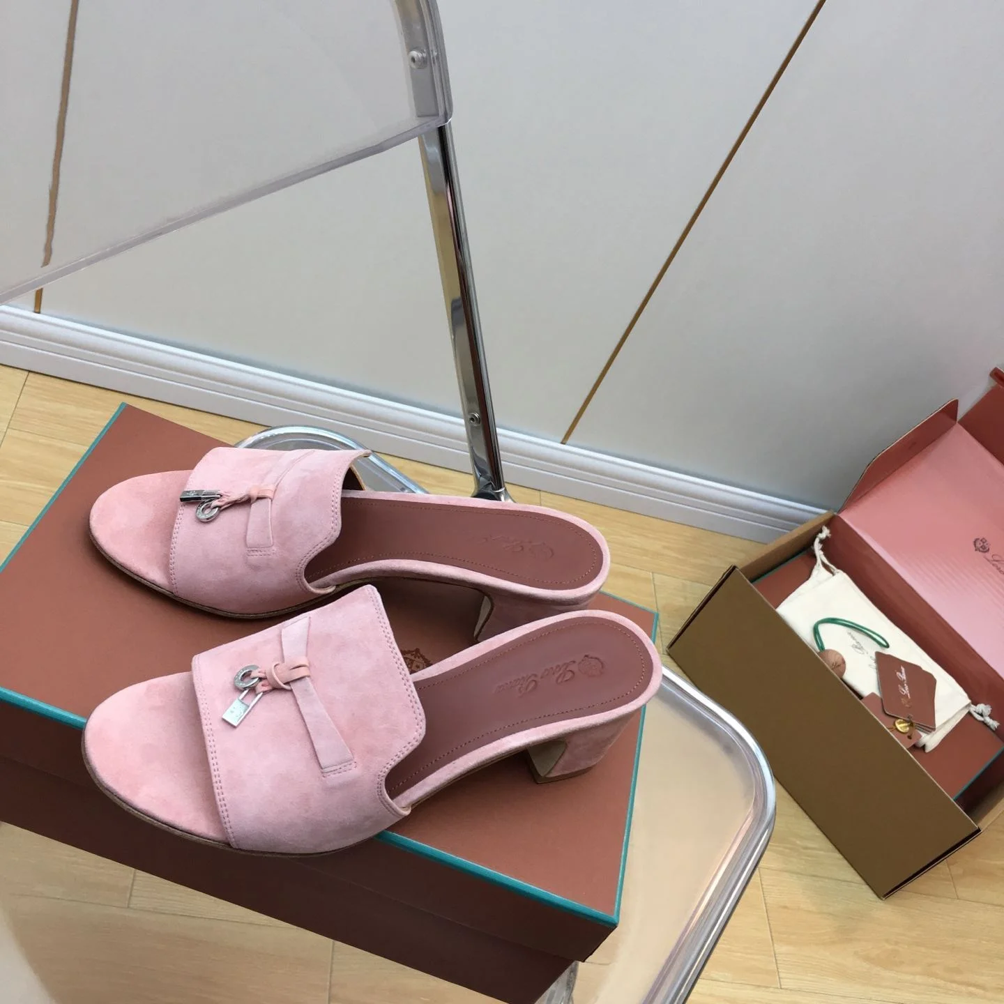 ModernLook Loro Piana Sandals 6222