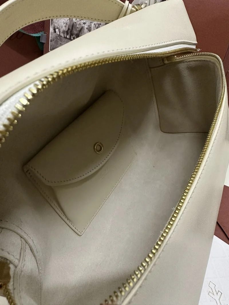 Cozy Loro Piana Satchel Bags 43982