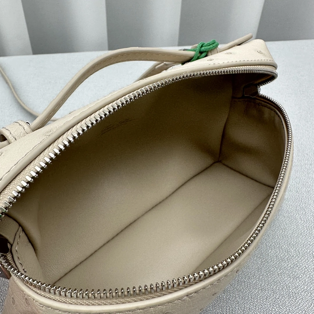 WellDesigned Loro Piana Satchel bags 69530