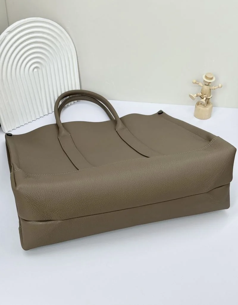 ModernLook Loro Piana Shopping Bags 44161