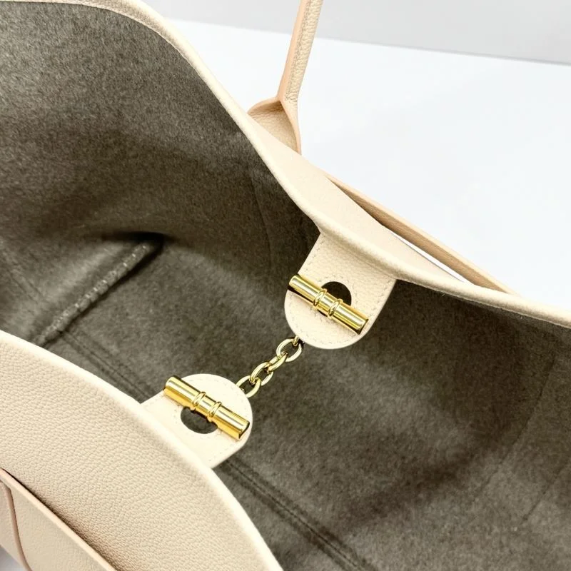 Sophisticated Loro Piana Shopping Bags 44141