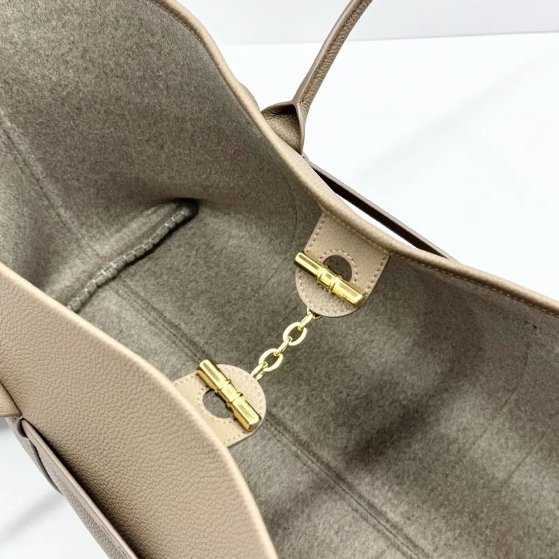 Loro Piana Shopping Bags Resilient 44143