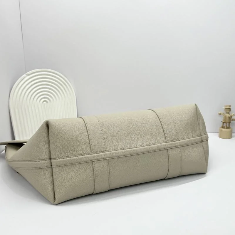 Bright Loro Piana Shopping Bags 44146