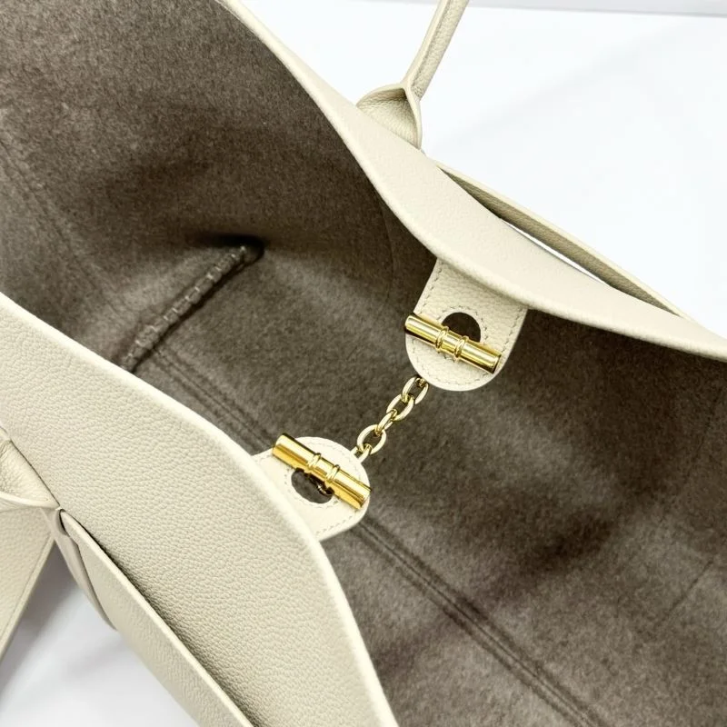 Bright Loro Piana Shopping Bags 44146
