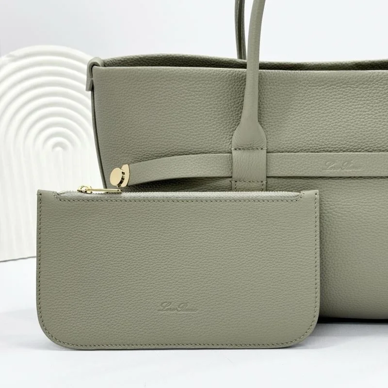 Casual Loro Piana Shopping Bags 44142