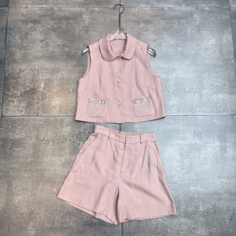 Trendsetting Loro Piana Short Suits 151534