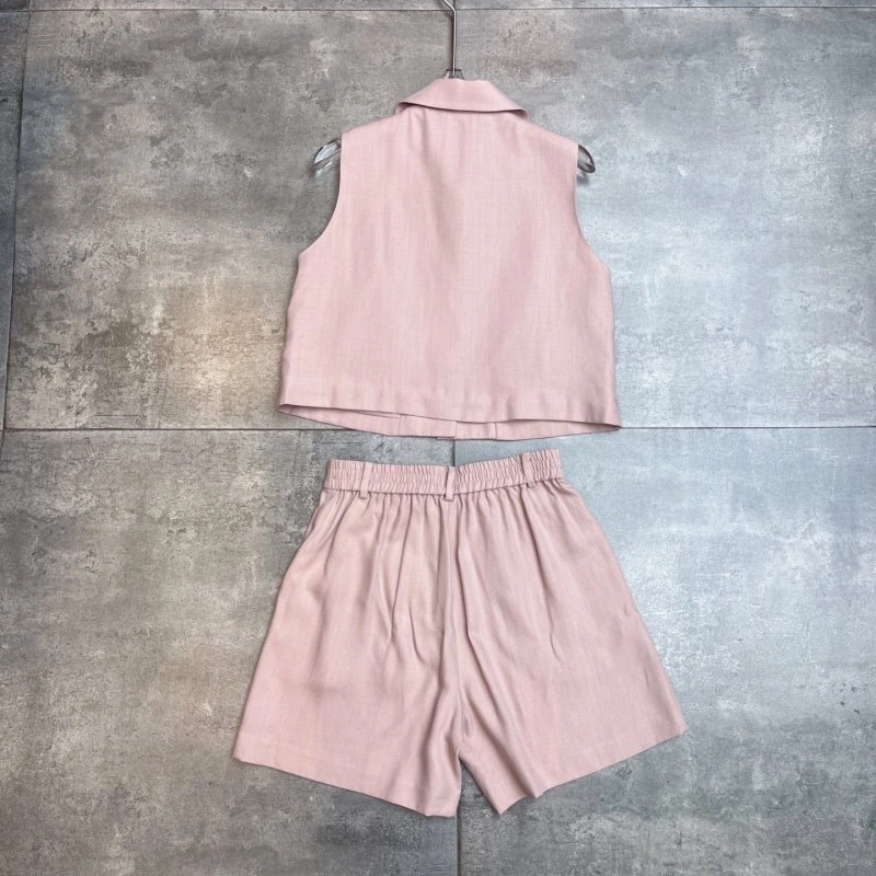 Trendsetting Loro Piana Short Suits 151534