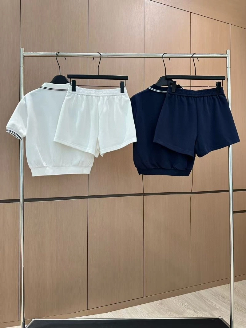 Sporty Loro Piana Short Suits 154717