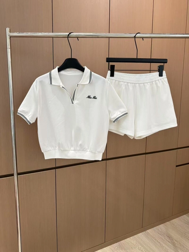 Sporty Loro Piana Short Suits 154717