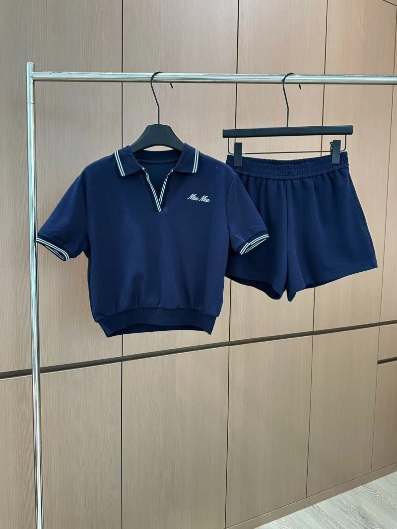 Sporty Loro Piana Short Suits 154717