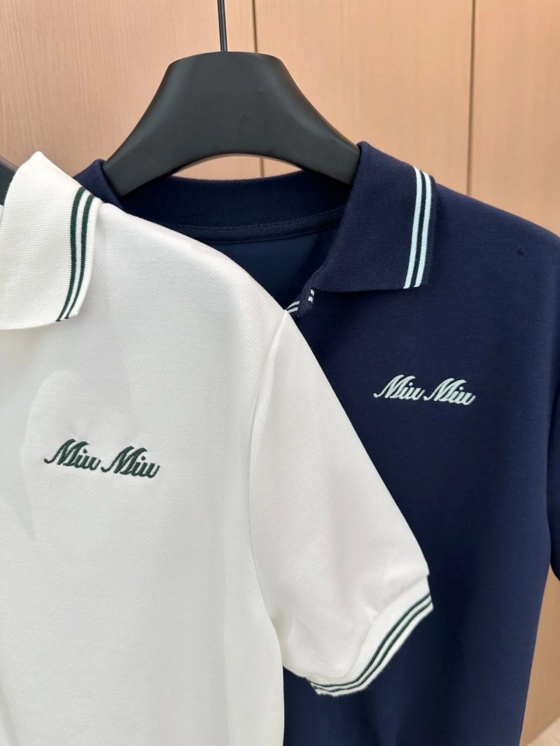 Sporty Loro Piana Short Suits 154717