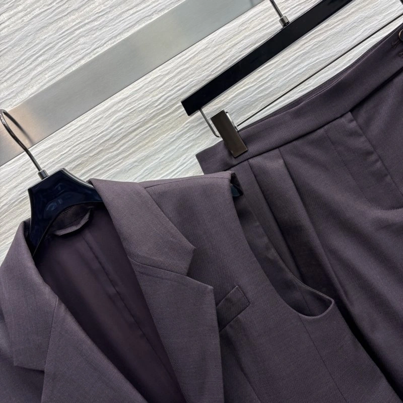 Loro Piana Short Suits Youthful 154713