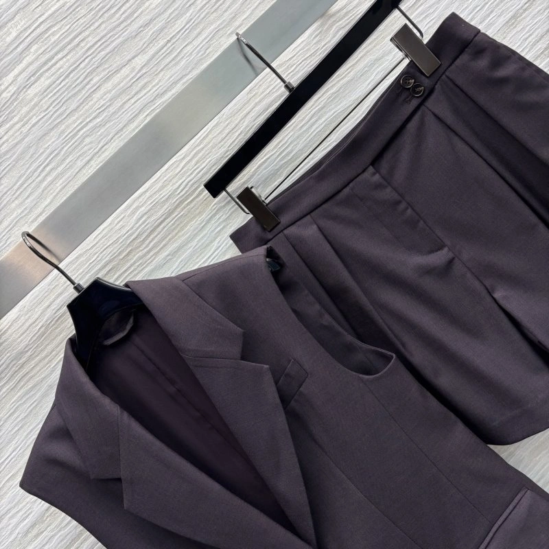 Loro Piana Short Suits Youthful 154713
