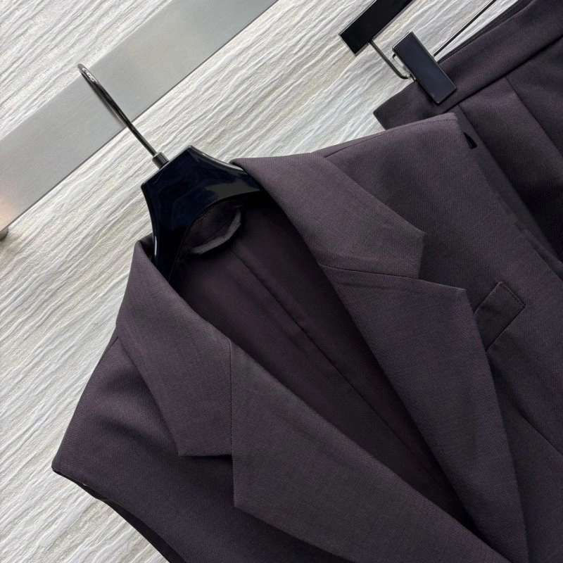 Loro Piana Short Suits Youthful 154713