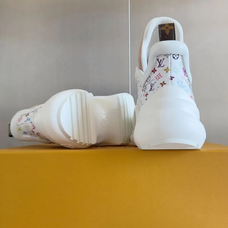 Fashionable Louis Vuitton Archlight Shoes 32014
