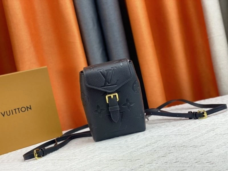 ModernLook Louis Vuitton Backpacks 80515
