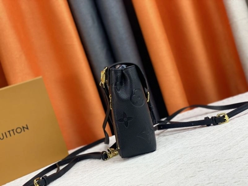 ModernLook Louis Vuitton Backpacks 80515