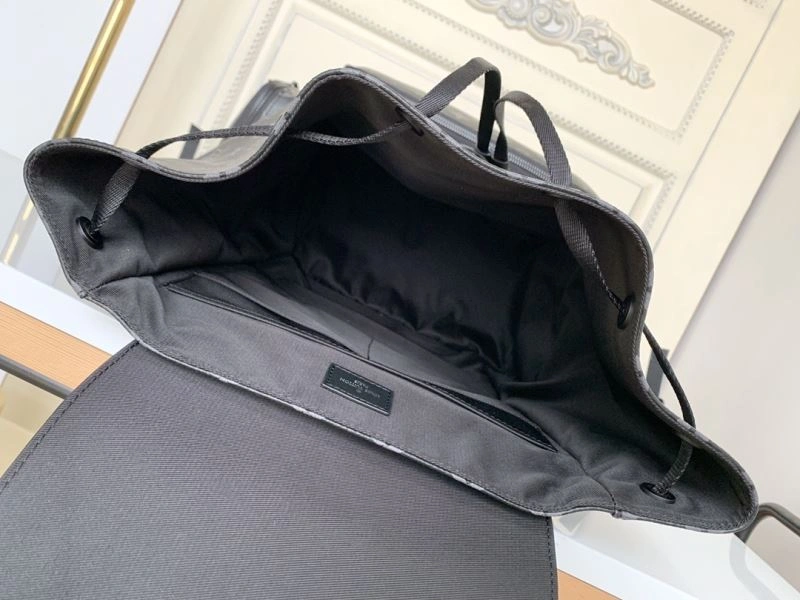 Unisex Louis Vuitton Backpacks 94420
