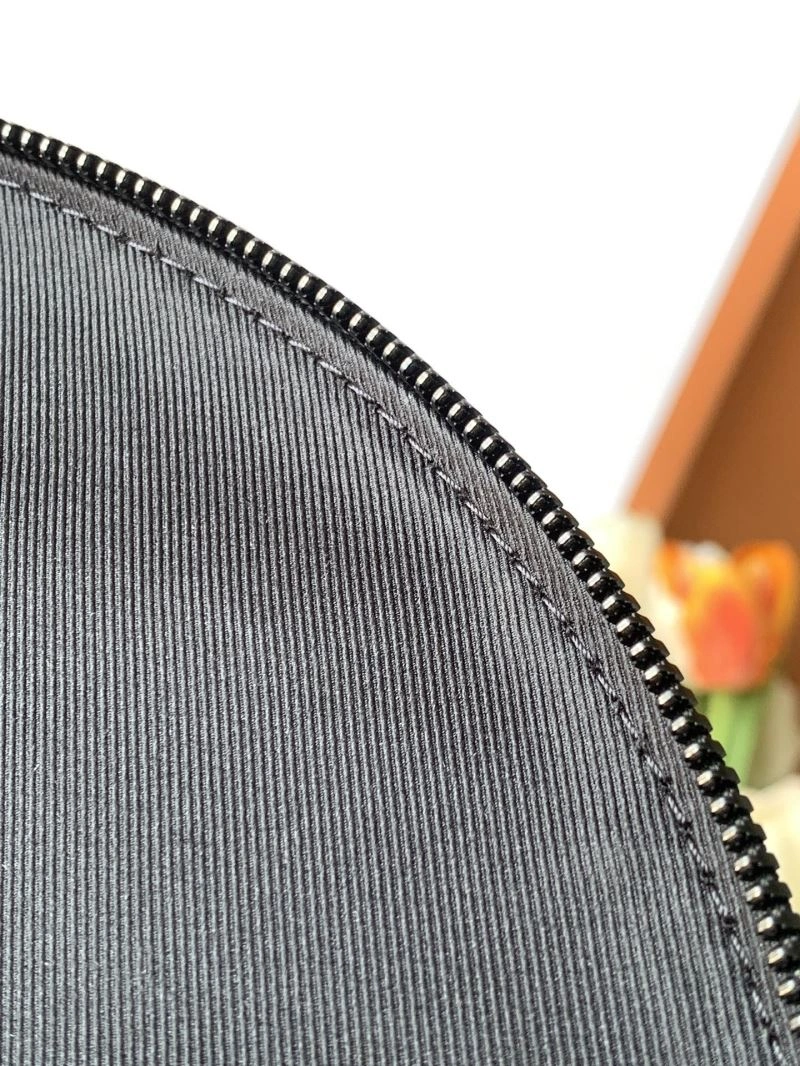 MoistureWicking Louis Vuitton Backpacks 93681