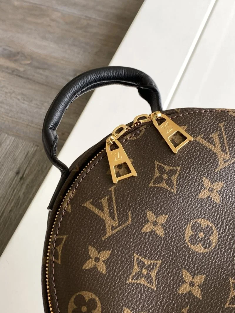 Louis Vuitton Backpacks FashionForward 43463
