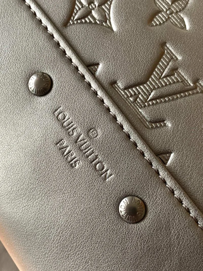 Tailored Louis Vuitton Backpacks 43410