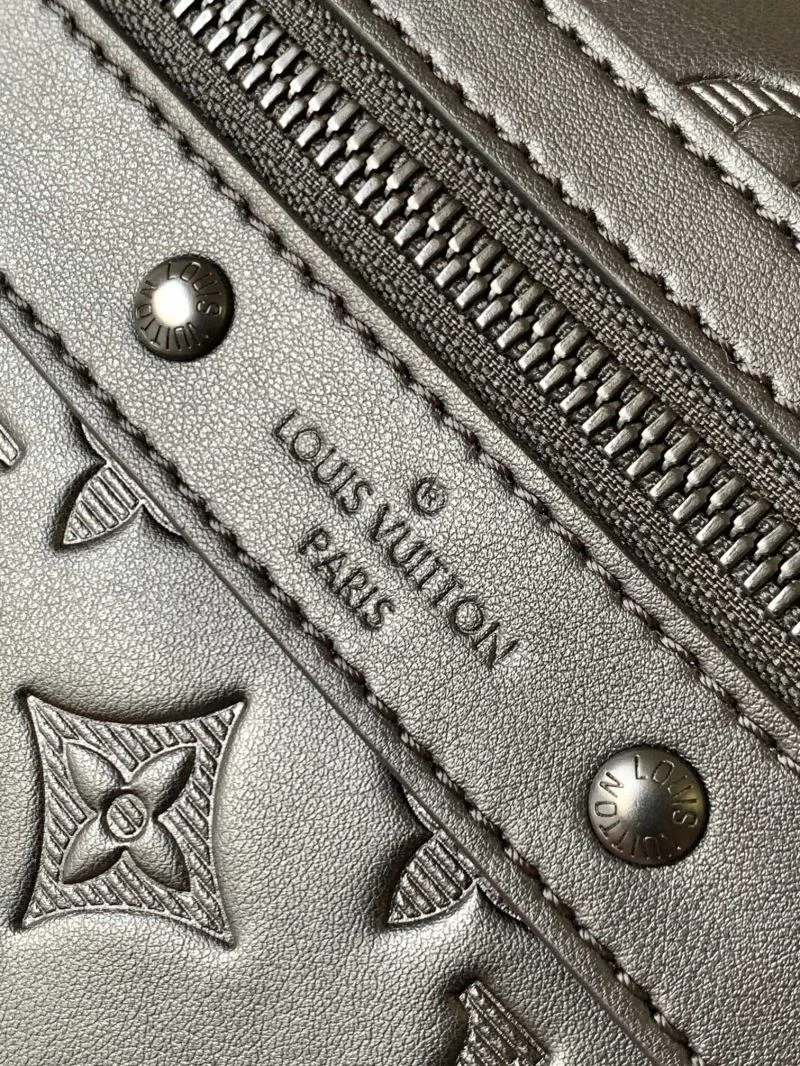 ModernLook Louis Vuitton Backpacks 43397