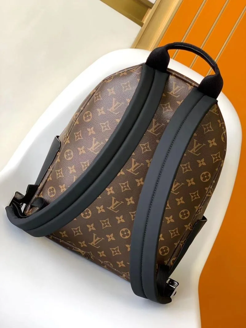 MoistureWicking Louis Vuitton Backpacks 43429