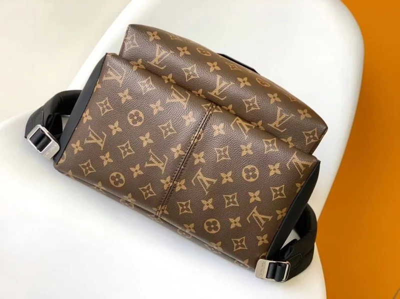MoistureWicking Louis Vuitton Backpacks 43429