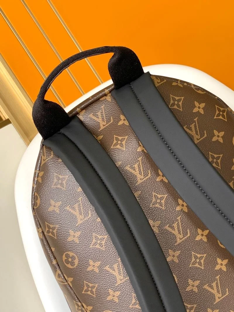 MoistureWicking Louis Vuitton Backpacks 43429