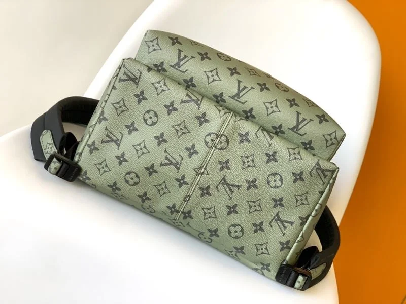 Louis Vuitton Backpacks Snug 43430