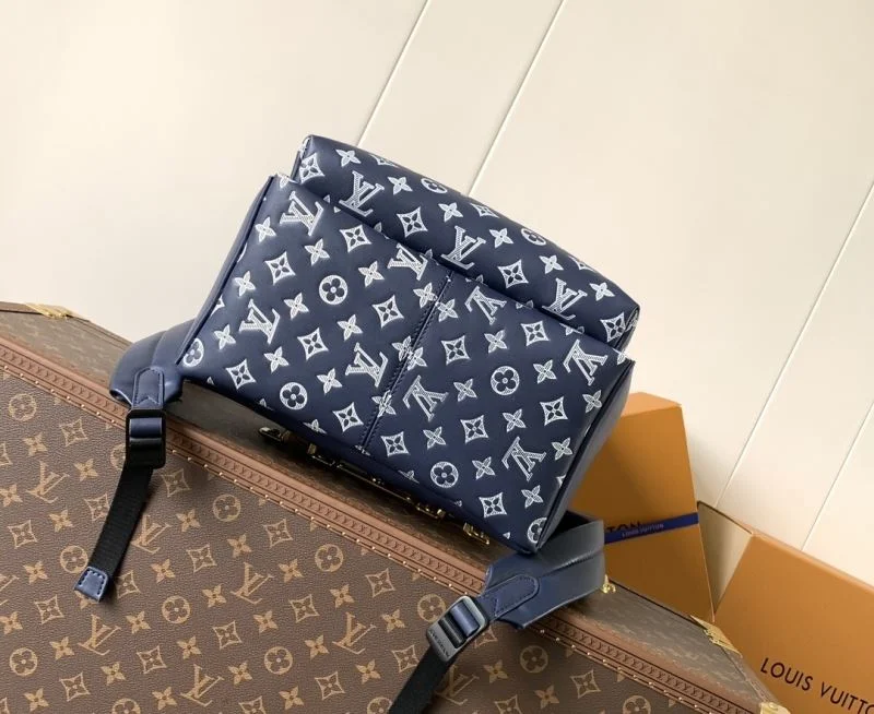 Louis Vuitton Backpacks Modern 43180