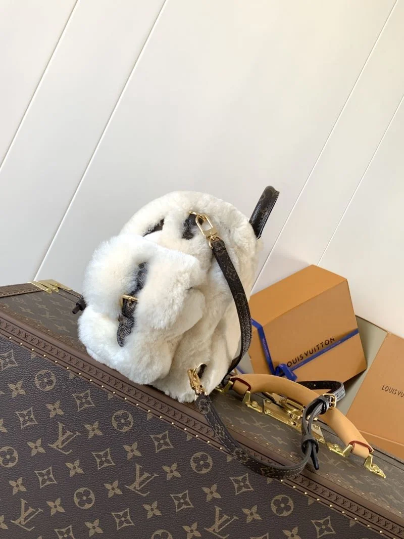 Louis Vuitton Backpacks Trendy 43224
