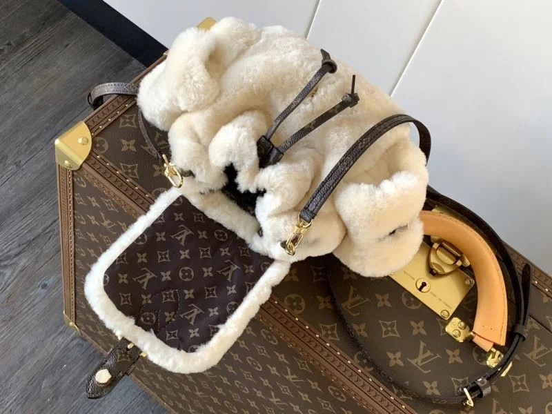 Louis Vuitton Backpacks Trendy 43224