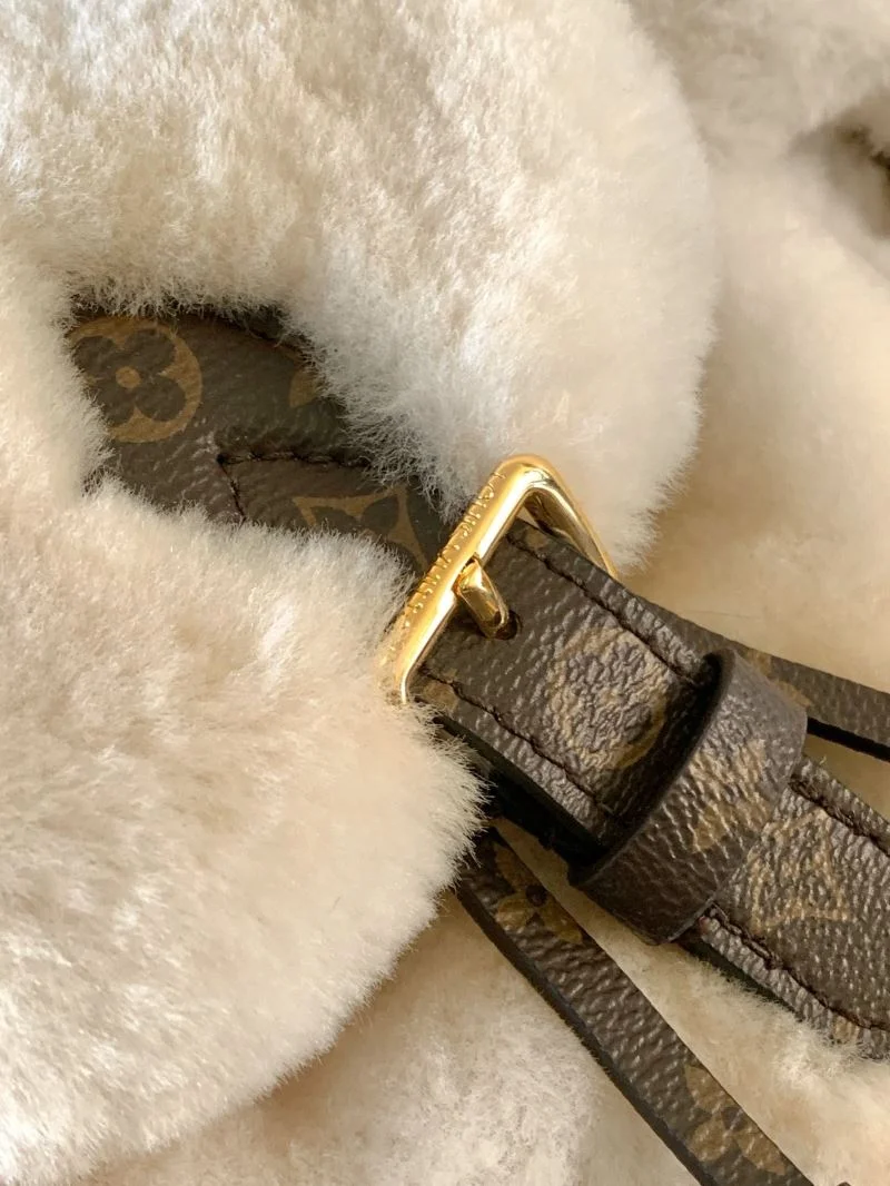 Louis Vuitton Backpacks Trendy 43224