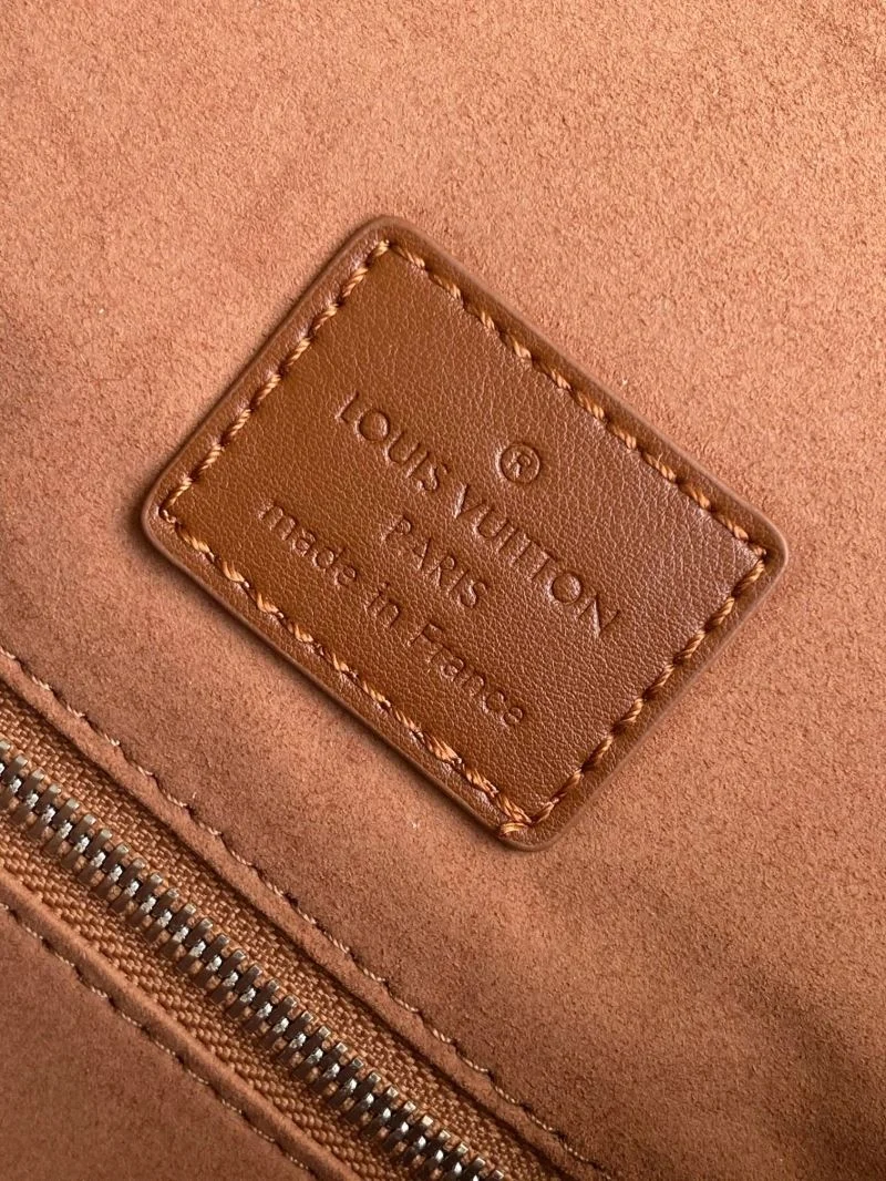 WaterResistant Louis Vuitton Backpacks 43182