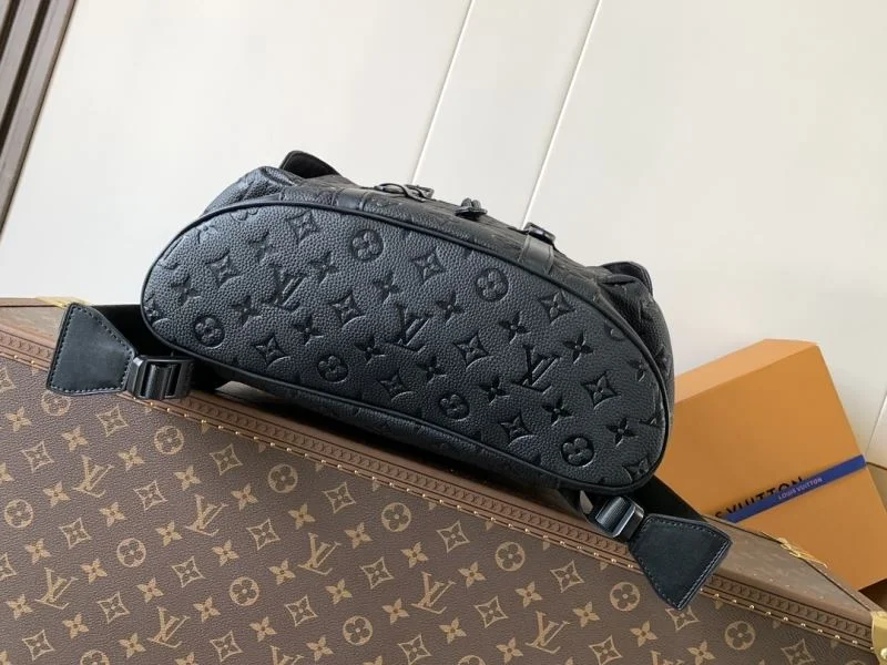 Unisex Louis Vuitton Backpacks 43162