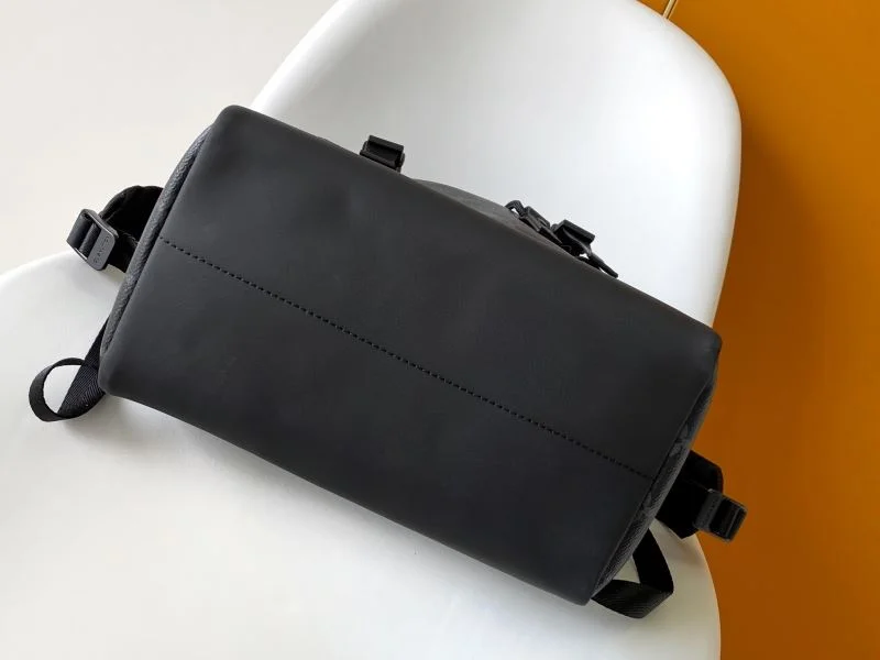 RelaxedFit Louis Vuitton Backpacks 43158