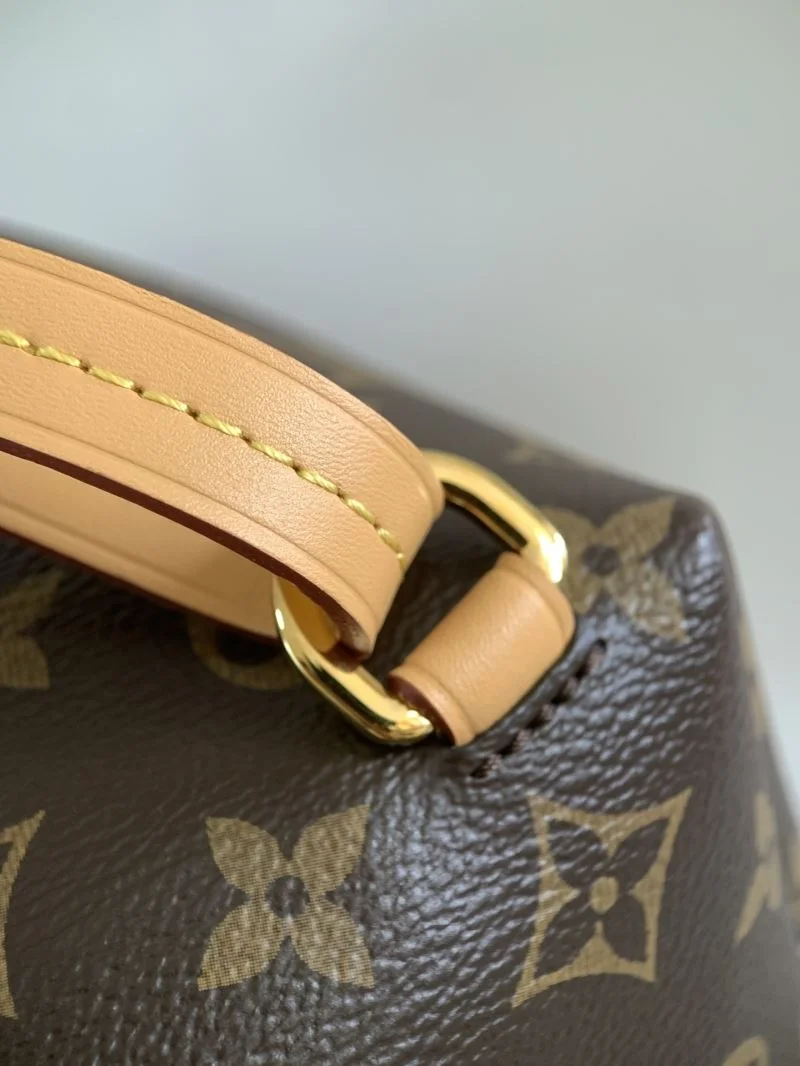 Louis Vuitton Backpacks TechFriendly 43153