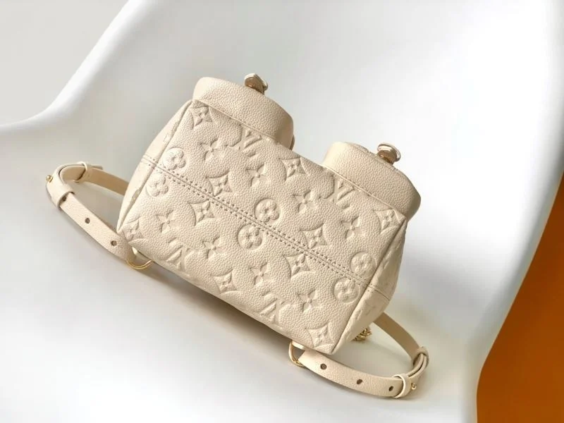 AllSeason Louis Vuitton Backpacks 43130