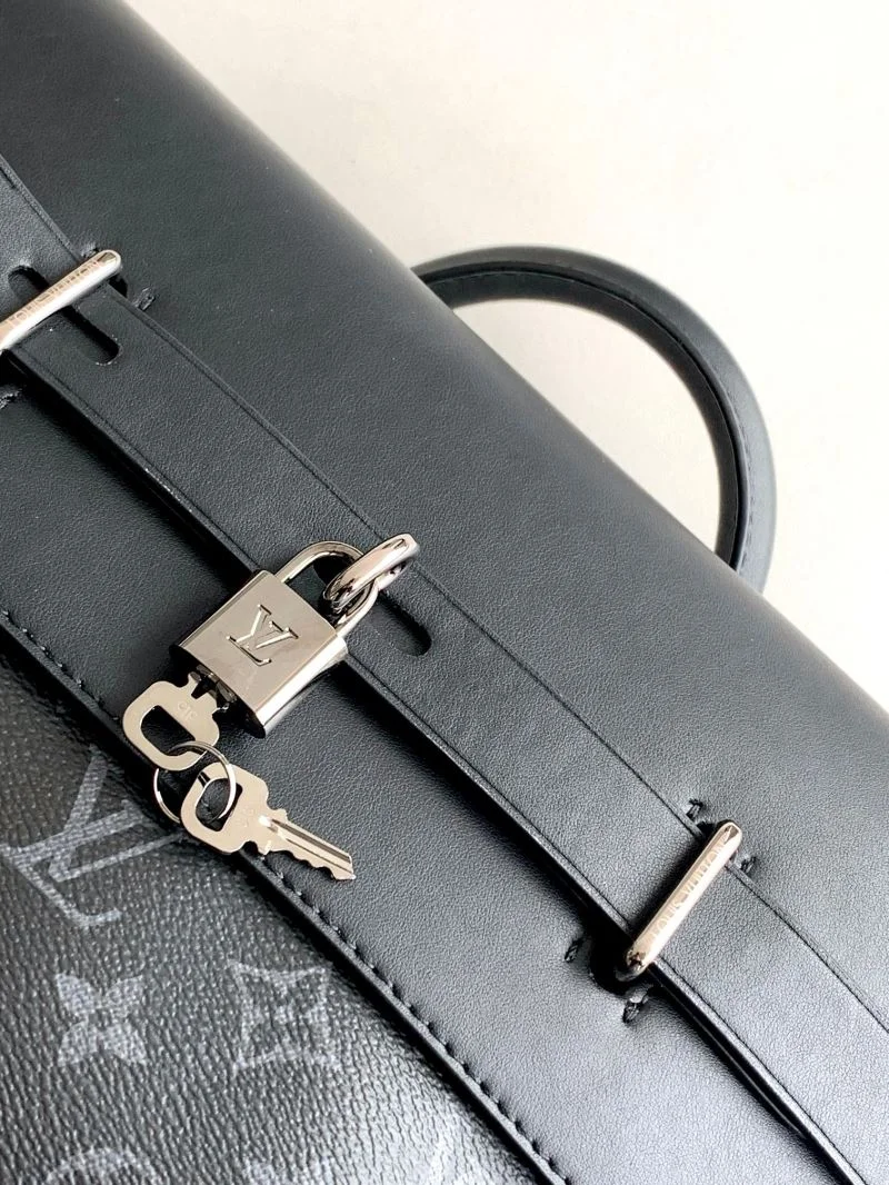 Louis Vuitton Backpacks Comfortable 43136