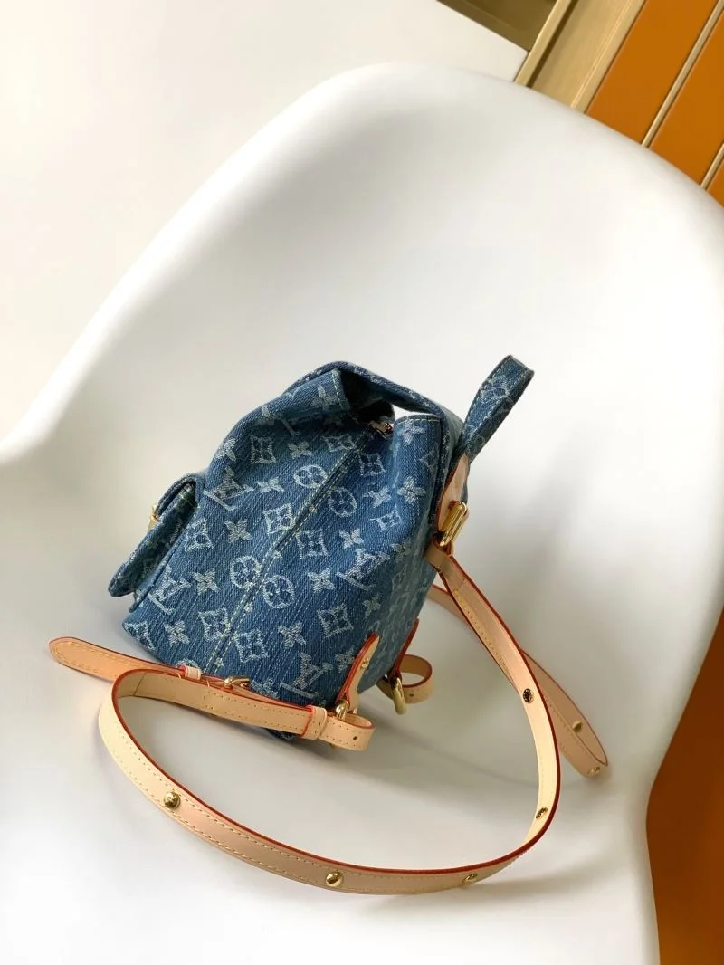 Louis Vuitton Backpacks Youthful 43120