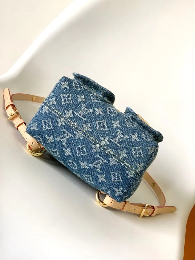 Louis Vuitton Backpacks Youthful 43120