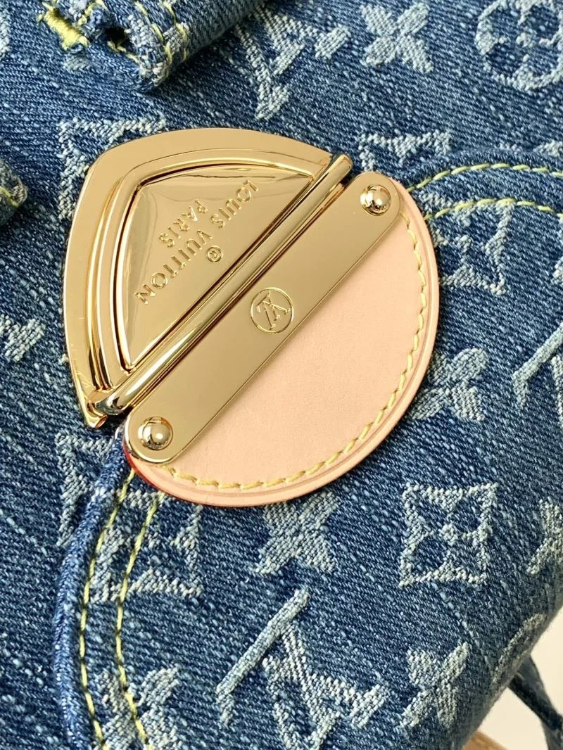 Louis Vuitton Backpacks Youthful 43120
