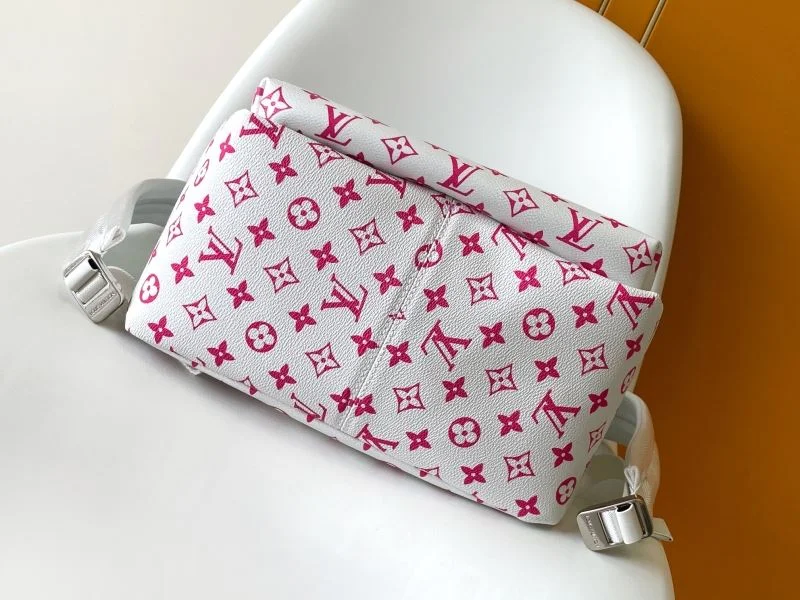 Louis Vuitton Backpacks StreetReady 43106