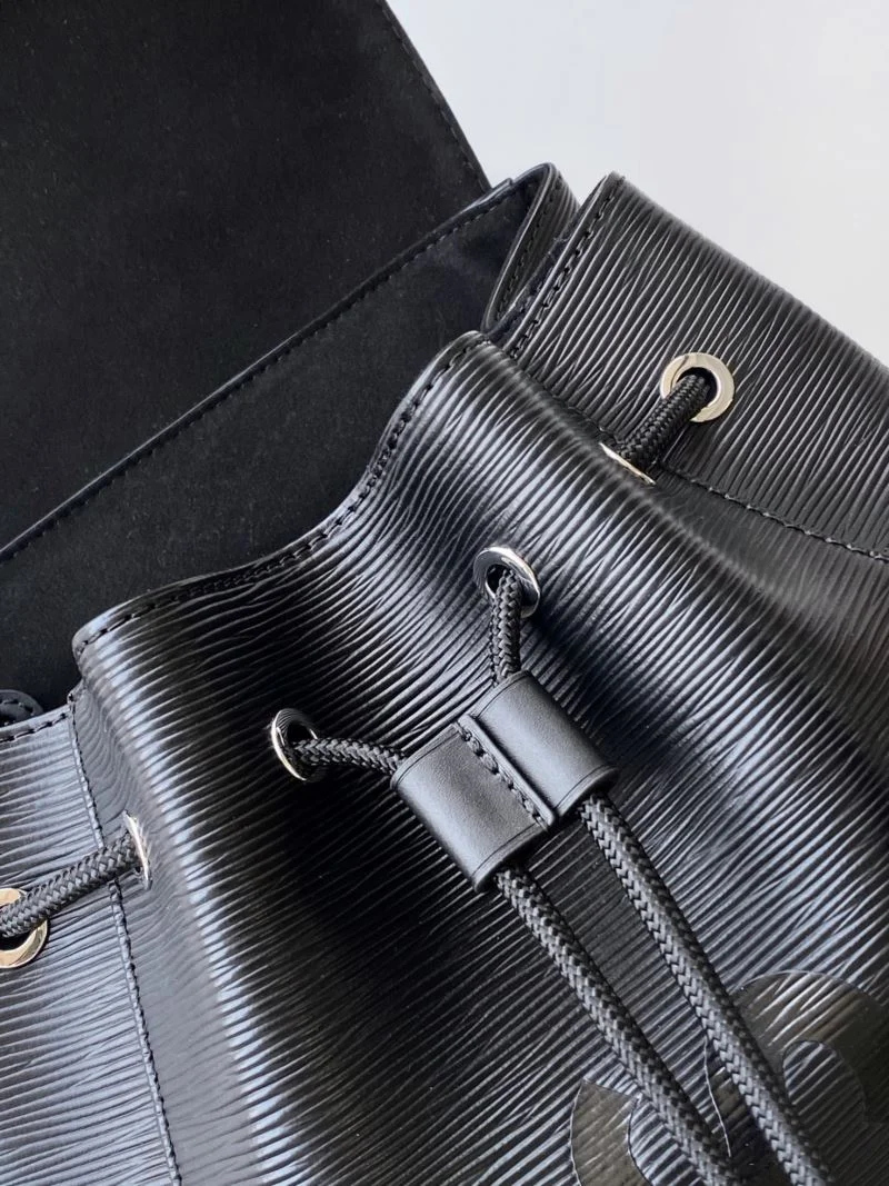 Louis Vuitton Backpacks ZipUp 43110