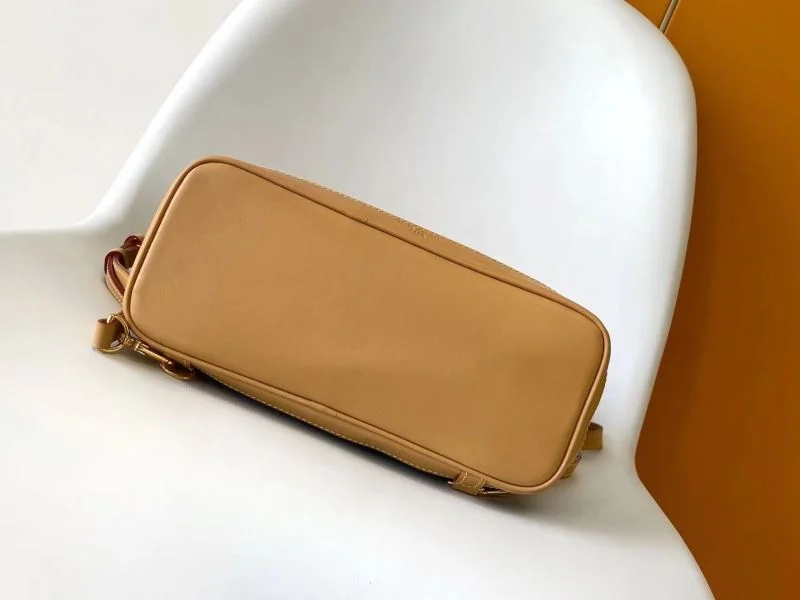 Bold Louis Vuitton Backpacks 43135