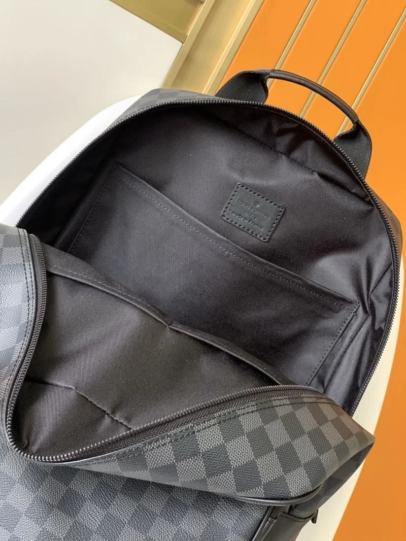 Louis Vuitton Backpacks Sporty 43132