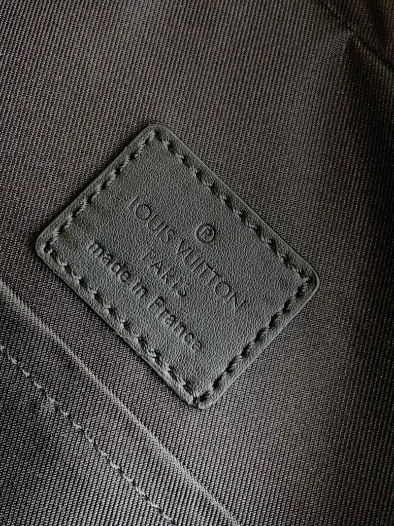Louis Vuitton Backpacks Sporty 43132